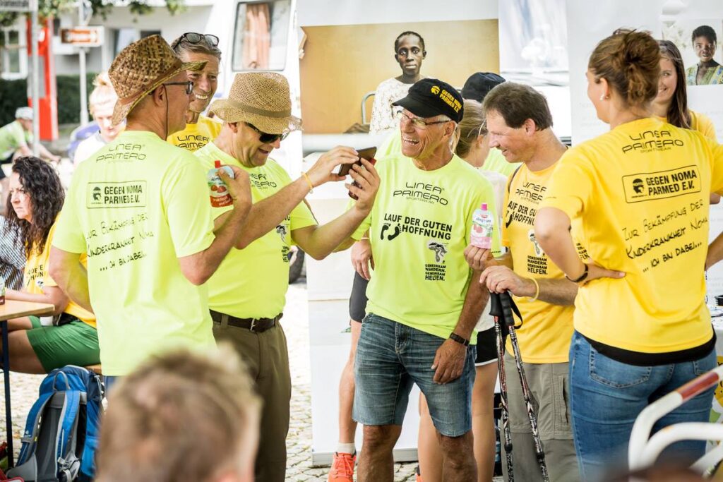 37234976_2097978783609198_2679373179620687872_n