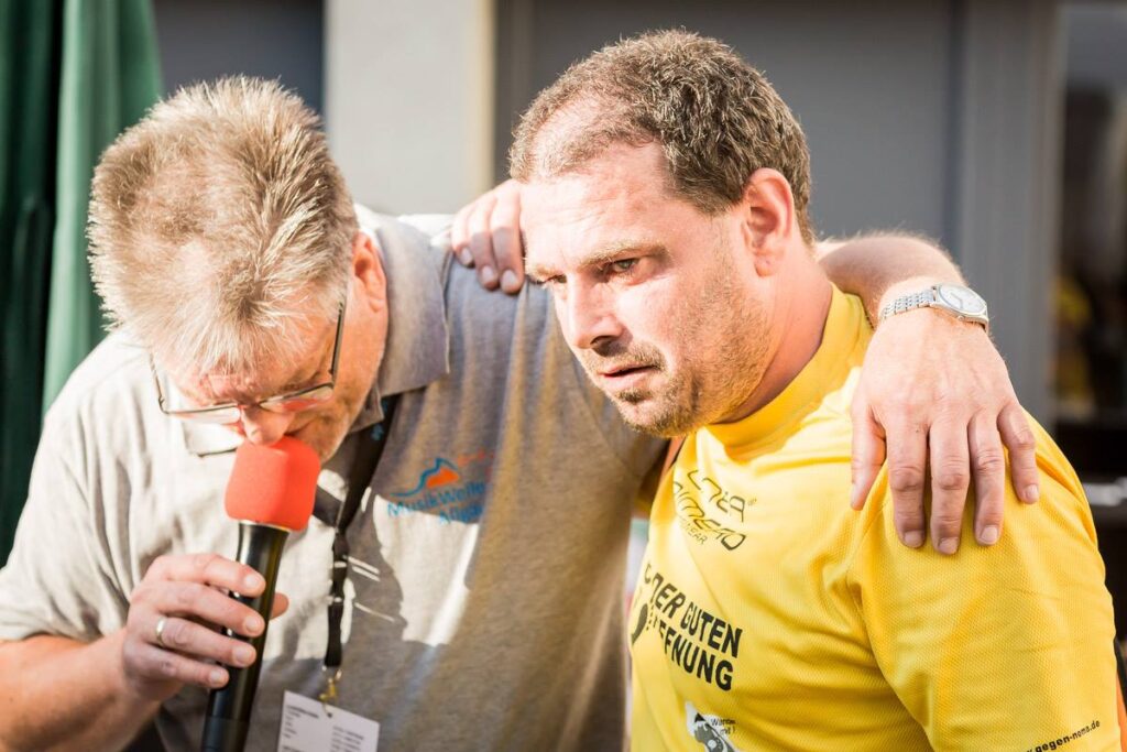 37243190_2097991930274550_1766194546158338048_n